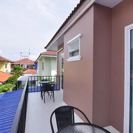 Momo Villa Villa