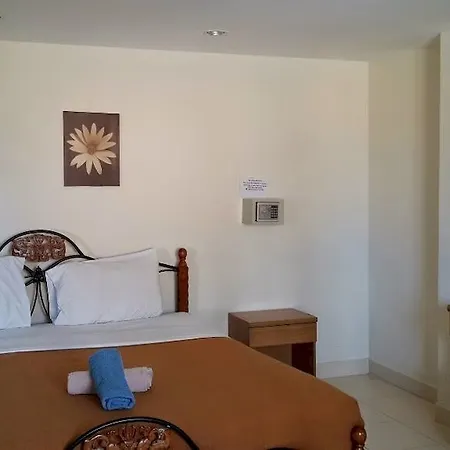Jardin โรงแรม 3*