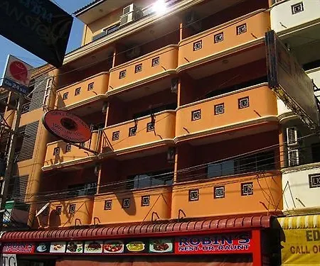 Robin's Nest & Restaurant * Pattaya