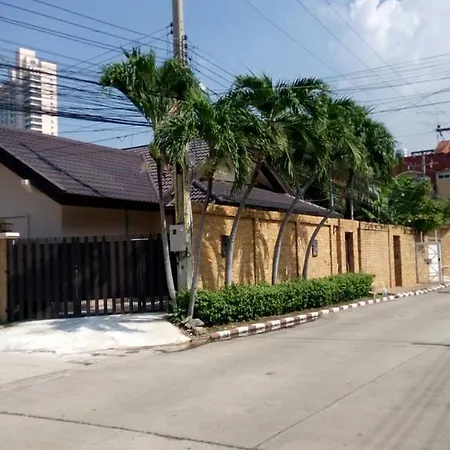 Jomtien Condotel By Nelly Villa *