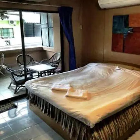 บ้านพัก Scandalic Restaurant And Golf Pattaya