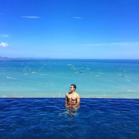 The Base Sea View Apartment Pattaya