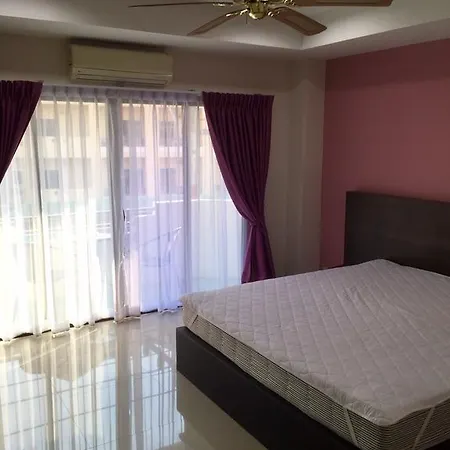 Shanghai Monna Bar บ้านพัก 4*