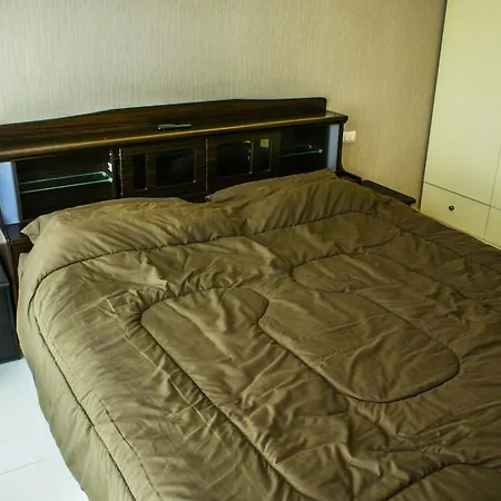 Cozy Beach View Apartment Pattaya