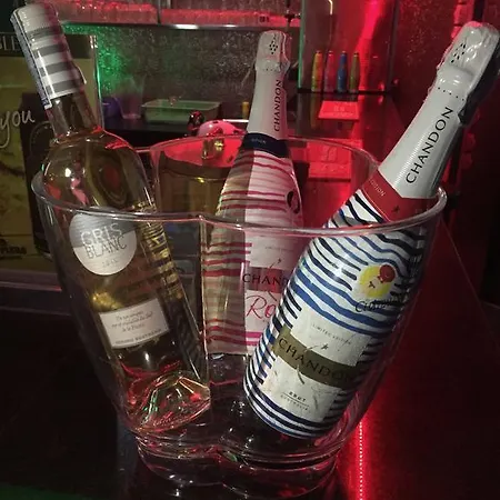 Shanghai Monna Bar บ้านพัก