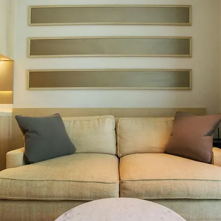 Lux Contemporary By Favstay Apartment *