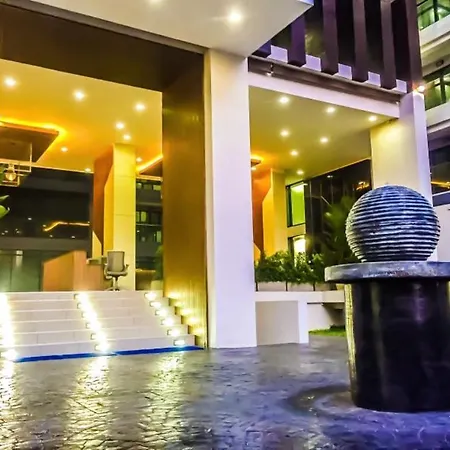Tropical Garden Apartment