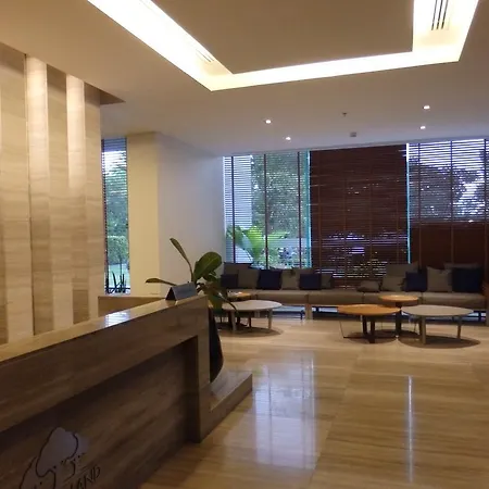 Zire Wongamat Apartment