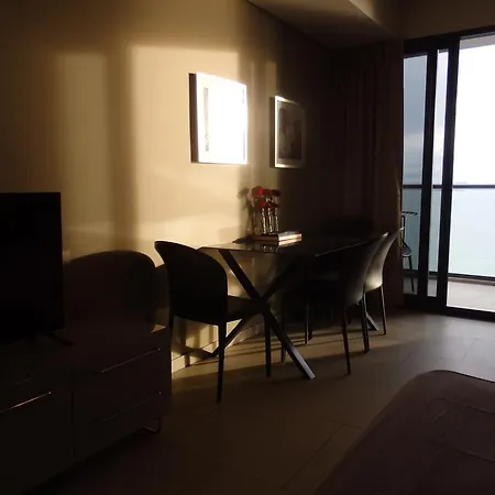 Zire Wongamat Apartment *