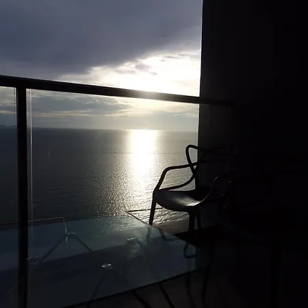 Zire Wongamat Apartment Pattaya