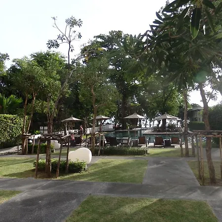 Zire Wongamat Apartment