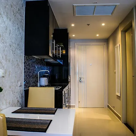 Cozy Beach View Apartment Pattaya