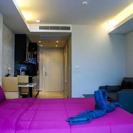 Cozy Beach View Apartment Pattaya