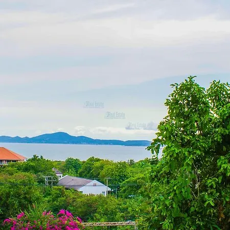 Cozy Beach View Apartment Pattaya