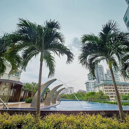 อพาร์ทเม้น Peak Towers *