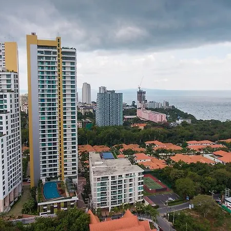 อพาร์ทเม้น Peak Towers *