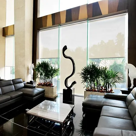 อพาร์ทเม้น Peak Towers Pattaya