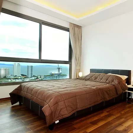 Peak Towers อพาร์ทเม้น *