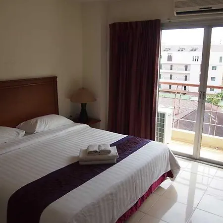 Eastiny โรงแรม 4*