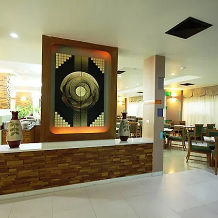 โรงแรม Sea Breeze Jomtien Pattaya