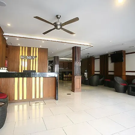 โรงแรม Honey 3*
