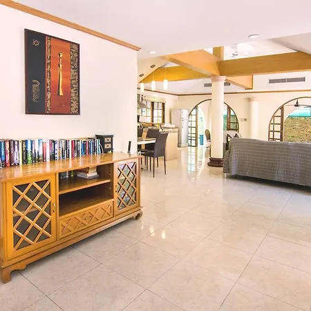 Grand Condo Lotus Pool Villa Near The Beach Villa Pattaya