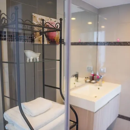 Apartment Laguna Bay 1 Condominium By Mr.butler Pattaya