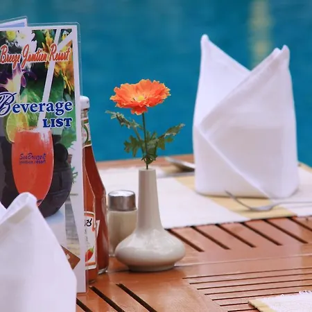Sea Breeze Jomtien 4*