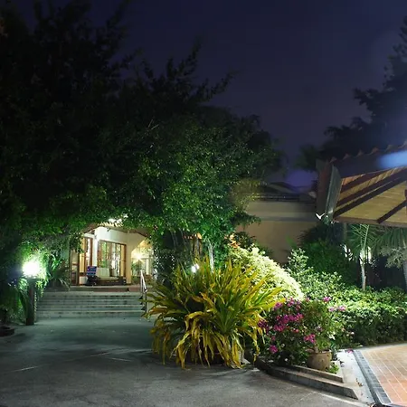 Palm Garden โรงแรม 3*