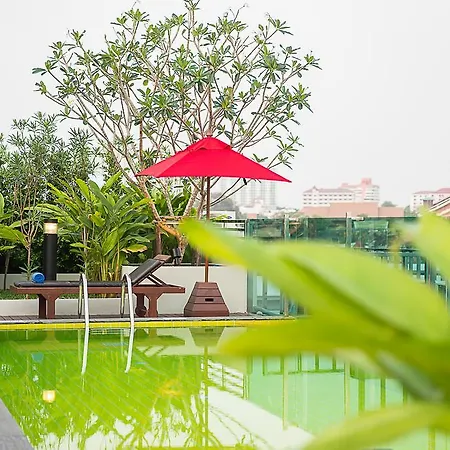 Sunshine Hip โรงแรม 3*