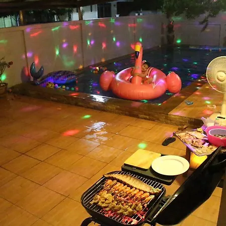 Guest house Nina Pool 3*