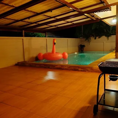 Guest house Nina Pool 3*