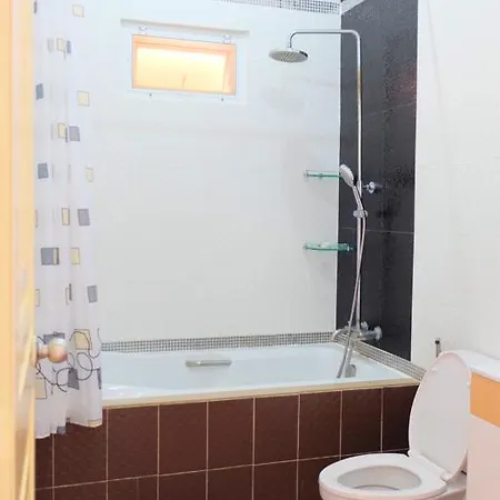 Nina Pool Guest house Pattaya