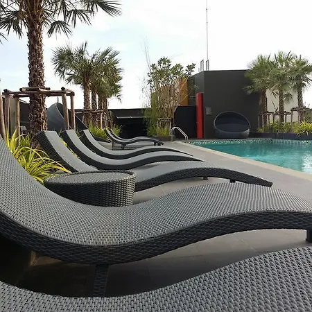 Apartment The Chezz By Patsamon Pattaya
