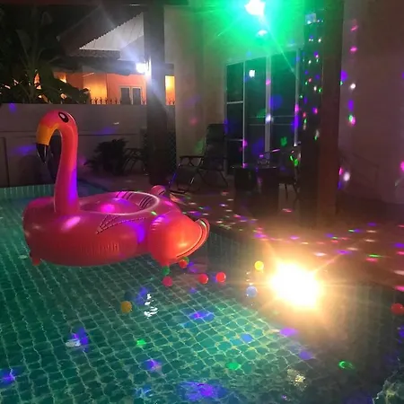 Nina Pool Guest house Pattaya