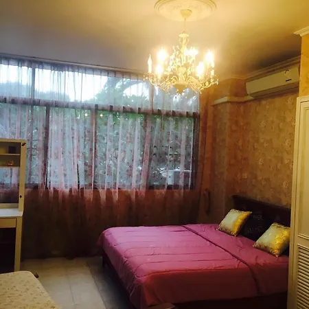 At Grand Condotel Apartment *