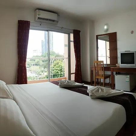 Eastiny Seven 3* Pattaya