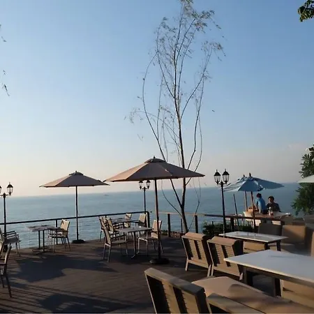 Cosy Beach View Condo-Resort Apartment Pattaya