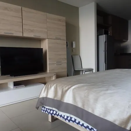 Apartment Zire Wongamat