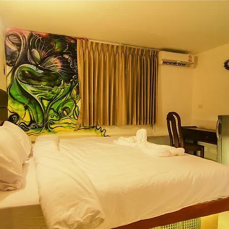 โรงแรม Khunsri Art Boutique Pattaya