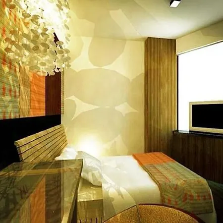 Oyo 143 Dday Resotel Hotel Pattaya