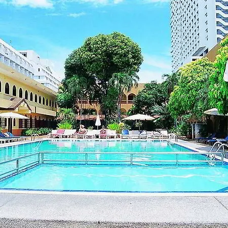 S Formally Sabai โรงแรม Pattaya