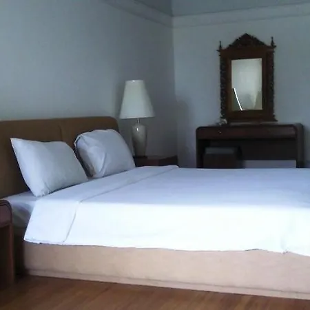Markland View 3*