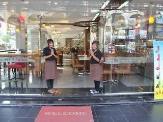 โรงแรม เดอะ พรีวี่ สวีทส์ 2*