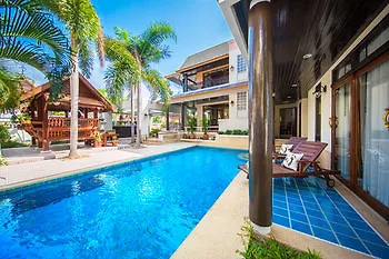Green Pool Hotel
