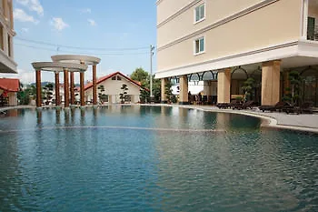 โรงแรม Crystal 5*