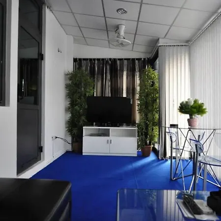 โรงแรม Koenig Mansion 4*
