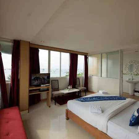 สตาร์ เรสซิเดนส์ โฮเทล 2* Pattaya