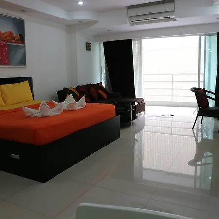วิวทะเล 6 สวีท อพาร์ตเม้นท์ Pattaya