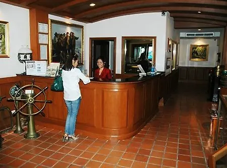 Jomtien Boathouse Hotel